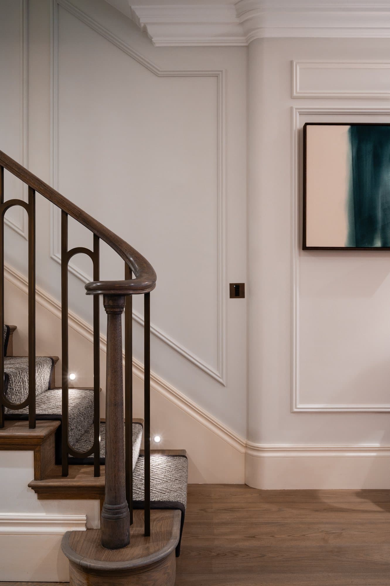 Curved staircase in a Belgravia townhouse